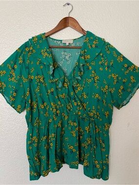 Skies Are Blue curvy Women’s Size 2X Teal Green Floral Wrap Blouse